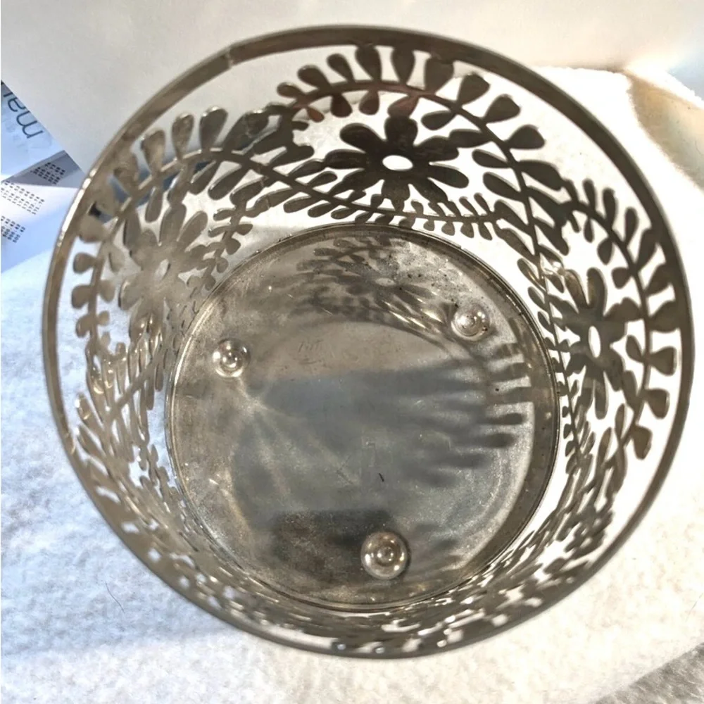 Bath & Body Works 3-Wick Candle Holder Flower and leaves by Slatkin & Co EUC